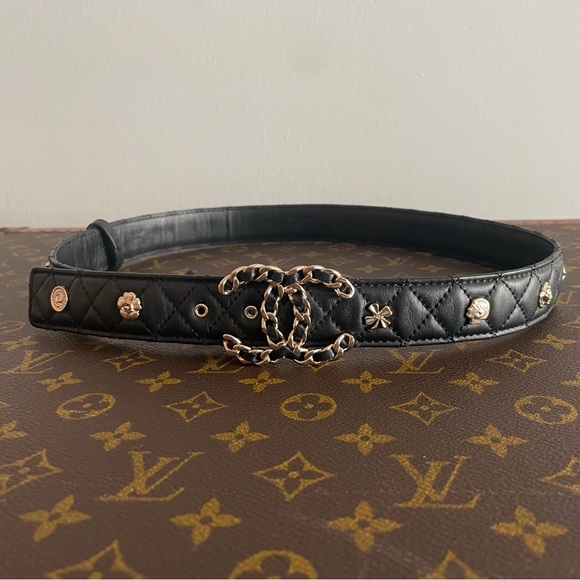 Vintage Chanel CC Belt - Picture 3 of 6